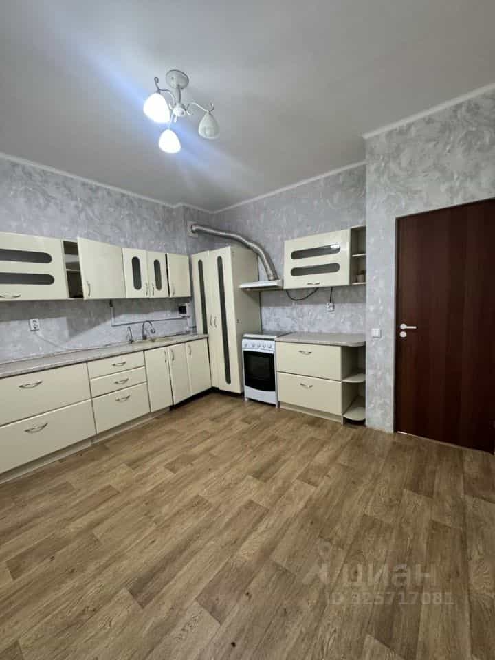 Россия, Астраханская область, Наримановский район, посёлок Мирный, Цветочная улица, 1Л, фото 3
