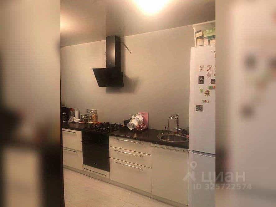 Россия, Республика Коми, Усинск, улица Мира, 15, фото 8
