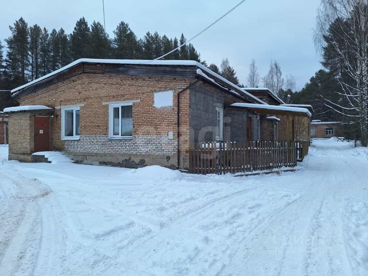 Россия, Республика Коми, городской округ Сыктывкар, посёлок городского типа Краснозатонский, Нювчимское шоссе, 12
