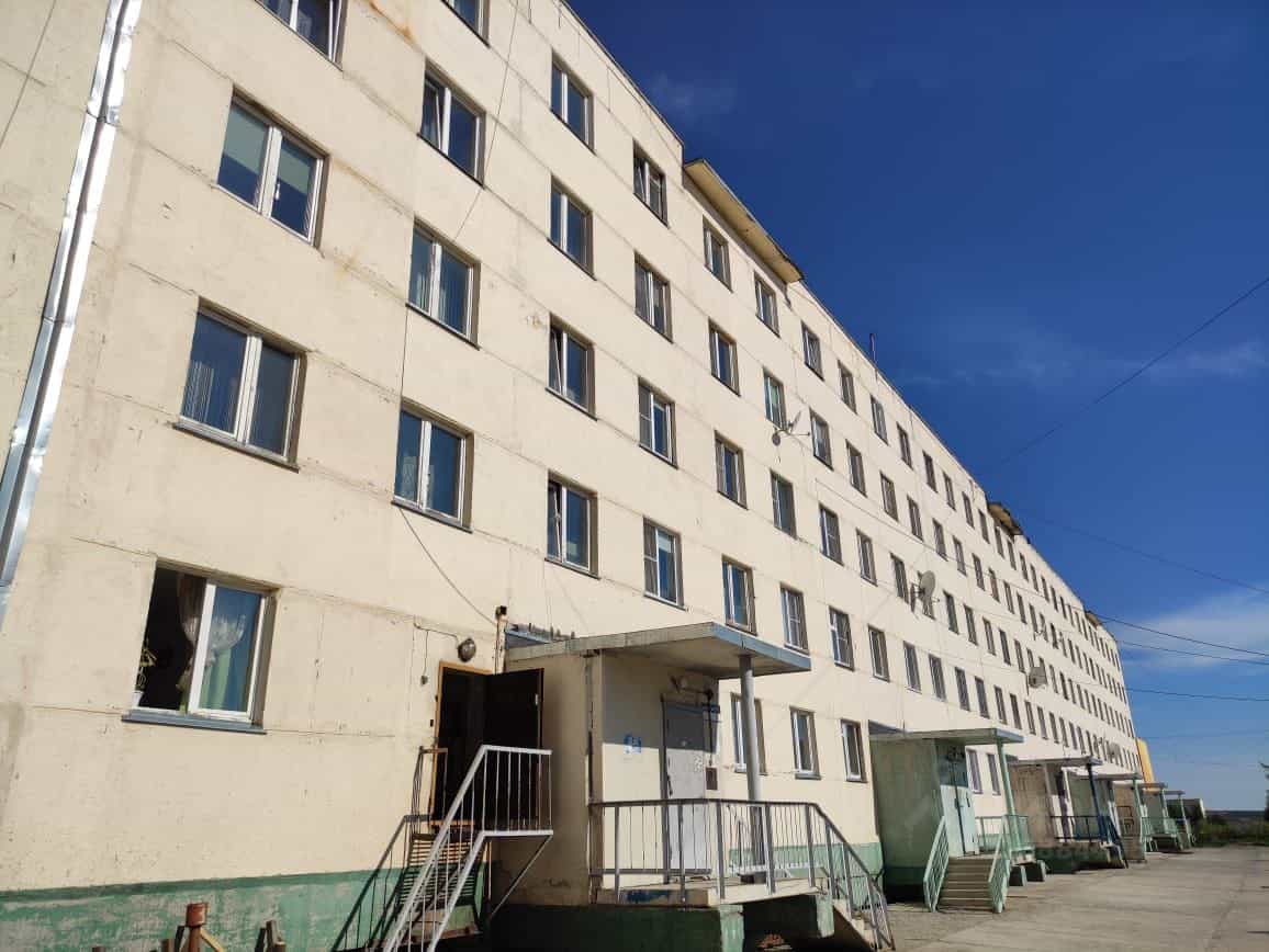 Россия, Республика Саха (Якутия), Мирнинский район, посёлок городского типа Айхал, Юбилейная улица, 14