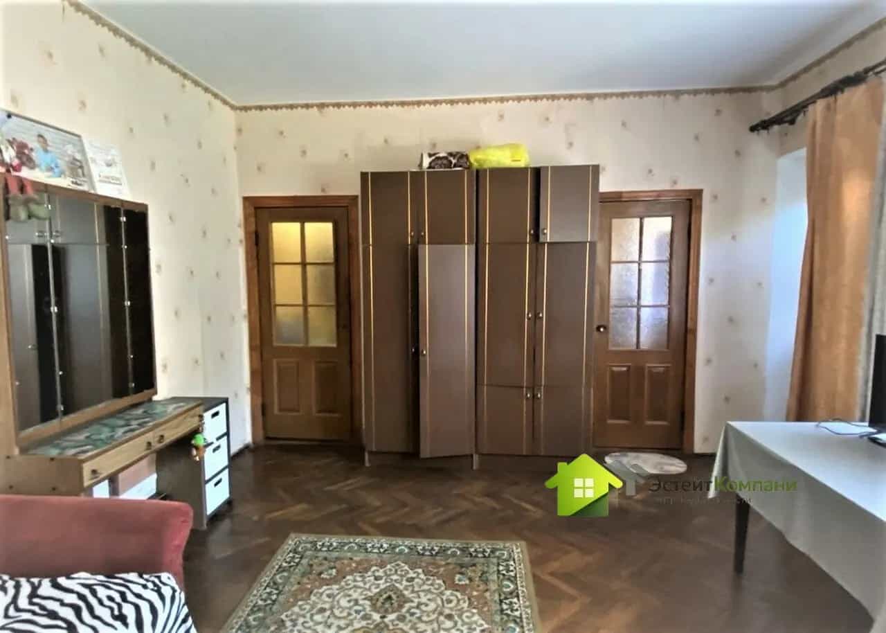 Беларусь, Гродненская область, Слоним, улица Черняховского, 9, фото 4