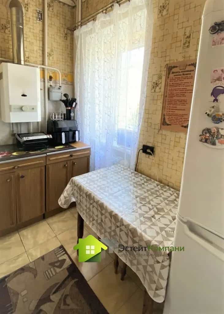 Беларусь, Гродненская область, Слоним, улица Черняховского, 9, фото 7