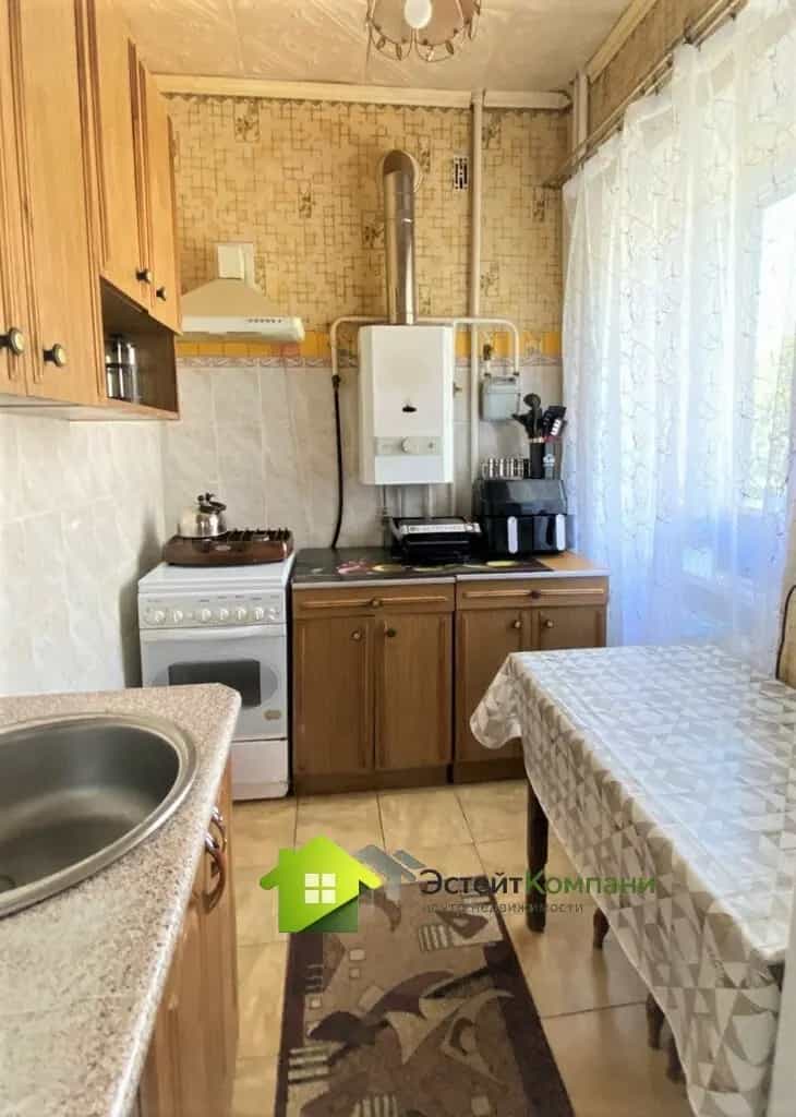 Беларусь, Гродненская область, Слоним, улица Черняховского, 9, фото 11