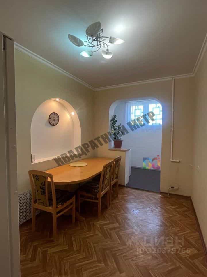 Россия, Республика Калмыкия, Элиста, 5-й микрорайон, 8, фото 3