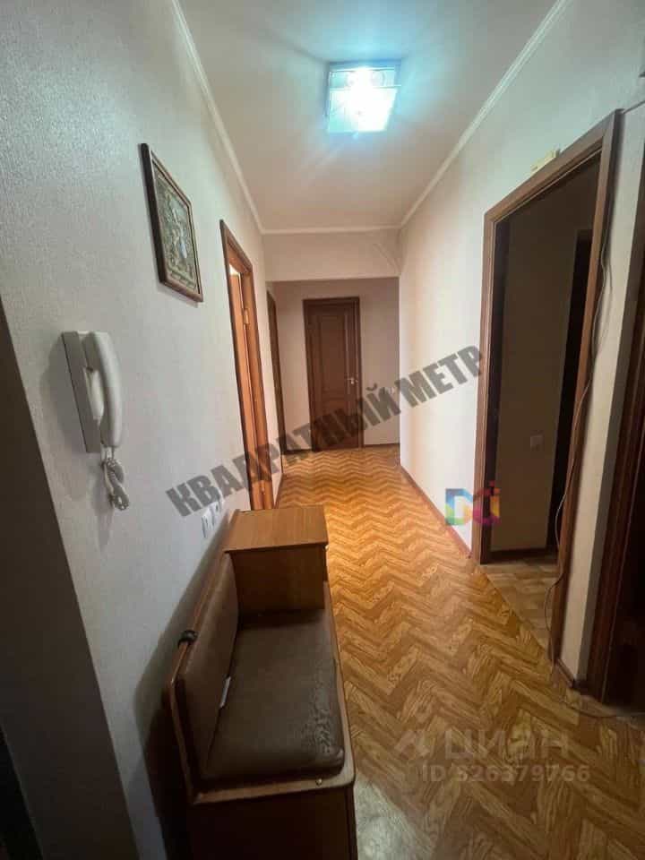 Россия, Республика Калмыкия, Элиста, 5-й микрорайон, 8, фото 10