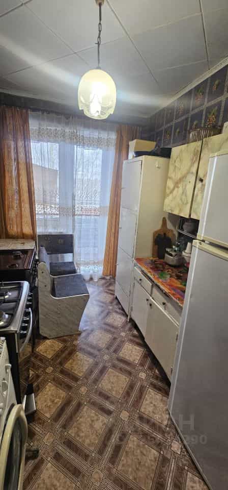 Россия, Новгородская область, посёлок городского типа Парфино, улица Космонавтов, 1, фото 2