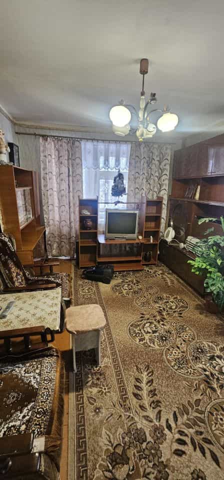 Россия, Новгородская область, посёлок городского типа Парфино, улица Космонавтов, 1, фото 5