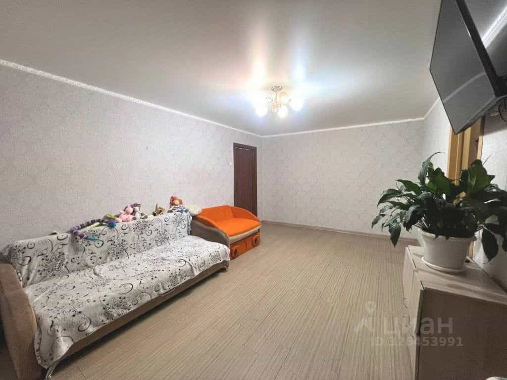 Россия, посёлок городского типа Сокол, улица Гагарина, 11, фото 3