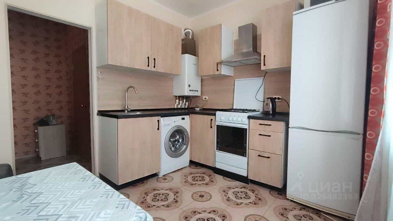 Россия, Республика Адыгея (Адыгея), Тахтамукайский район, посёлок городского типа Яблоновский, 2-й Первомайский переулок, 18