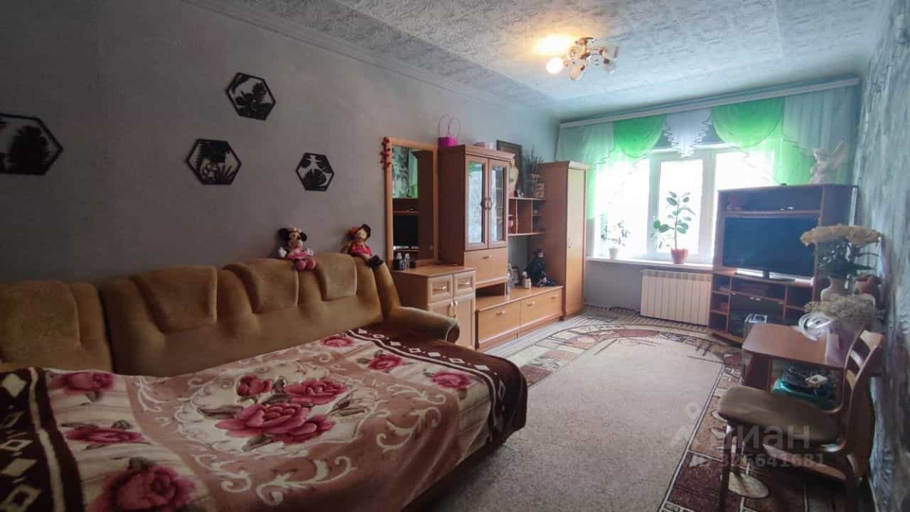 Россия, Республика Хакасия, рабочий посёлок Черёмушки, 42