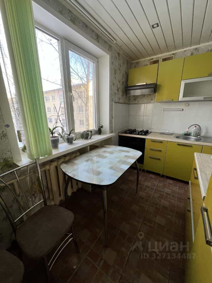 Россия, Псковская область, Остров, улица Шумейко, 2, фото 10