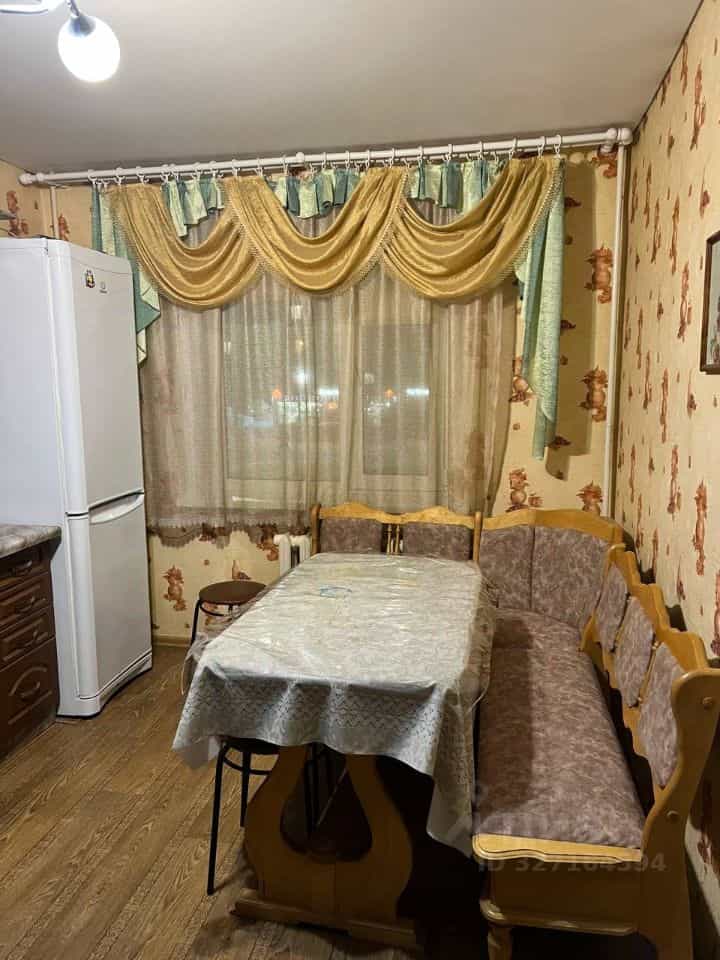Россия, Ямало-Ненецкий автономный округ, Губкинский, 1-й микрорайон, 15