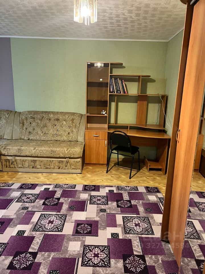 Россия, Ямало-Ненецкий автономный округ, Губкинский, 1-й микрорайон, 15, фото 3