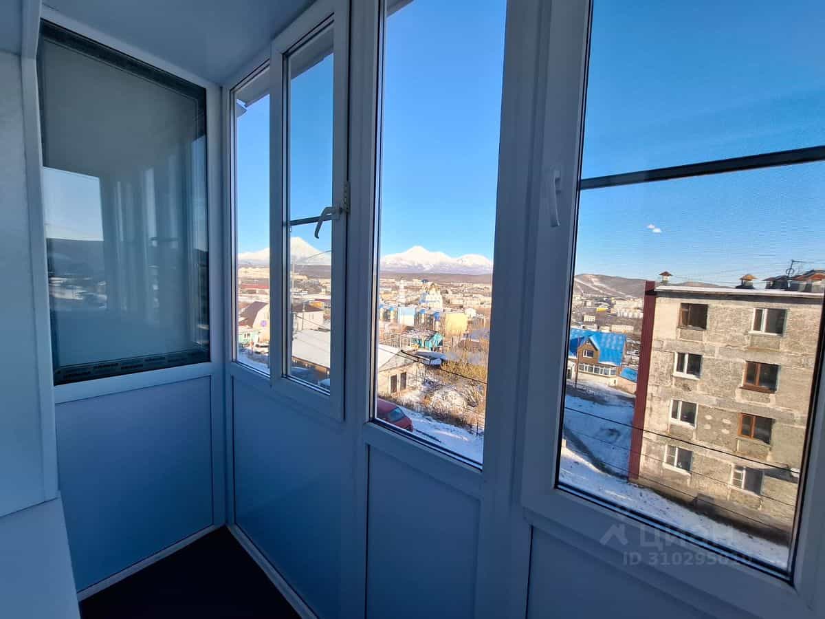 Россия, Камчатский край, Петропавловск-Камчатский, улица Автомобилистов, 20, фото 7