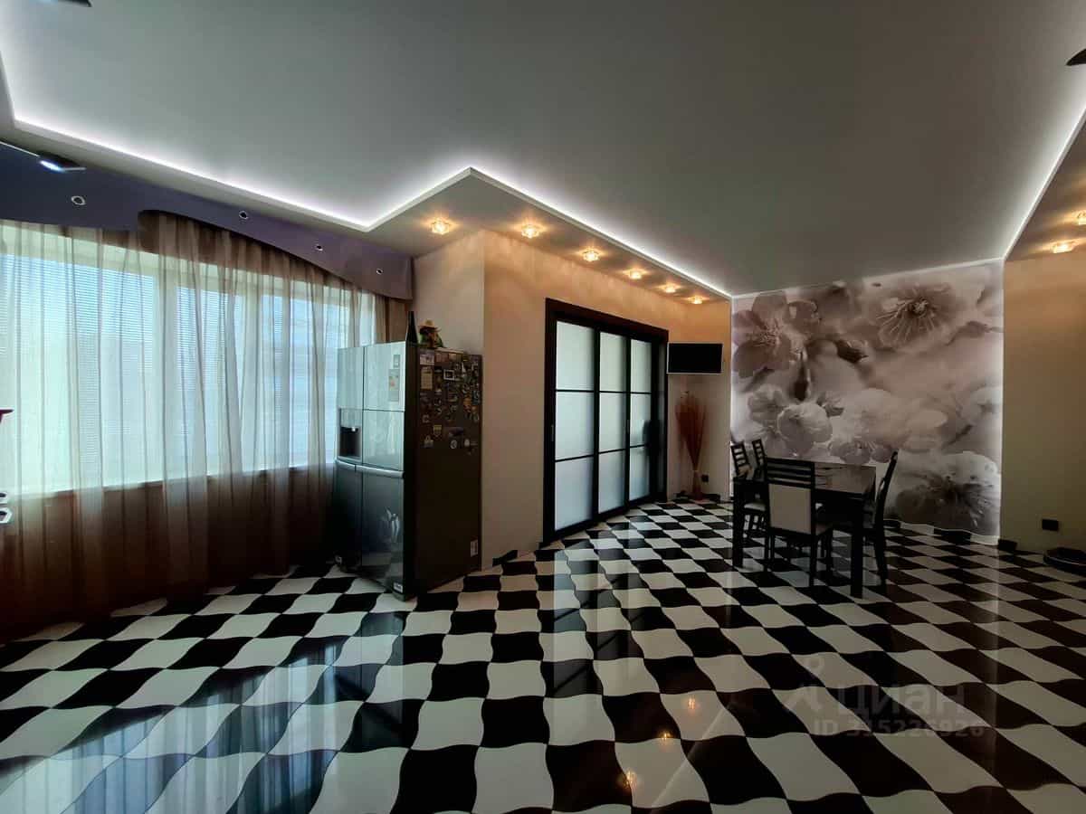 Россия, Камчатский край, Петропавловск-Камчатский, улица Топоркова, 9/7, фото 3