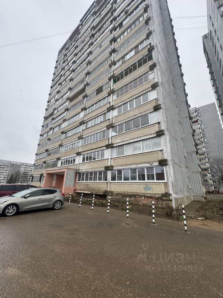 Россия, Смоленская область, Ярцево, проспект Металлургов, 38