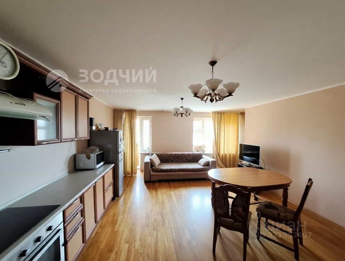 Россия, Чувашская Республика — Чувашия, Чебоксары, проспект Максима Горького, 49