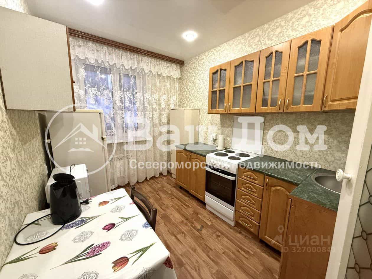 Россия, Мурманская область, Североморск, улица Адмирала Чабаненко, 5, фото 2