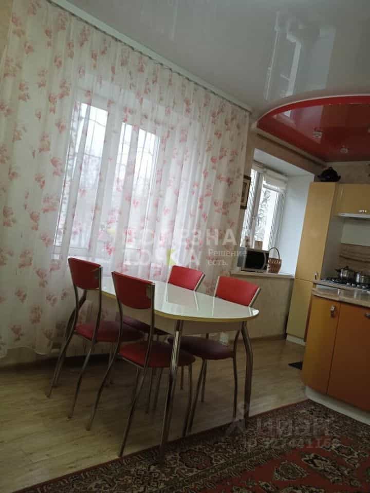 Россия, Новгородская область, Пестово, улица Чапаева, 7