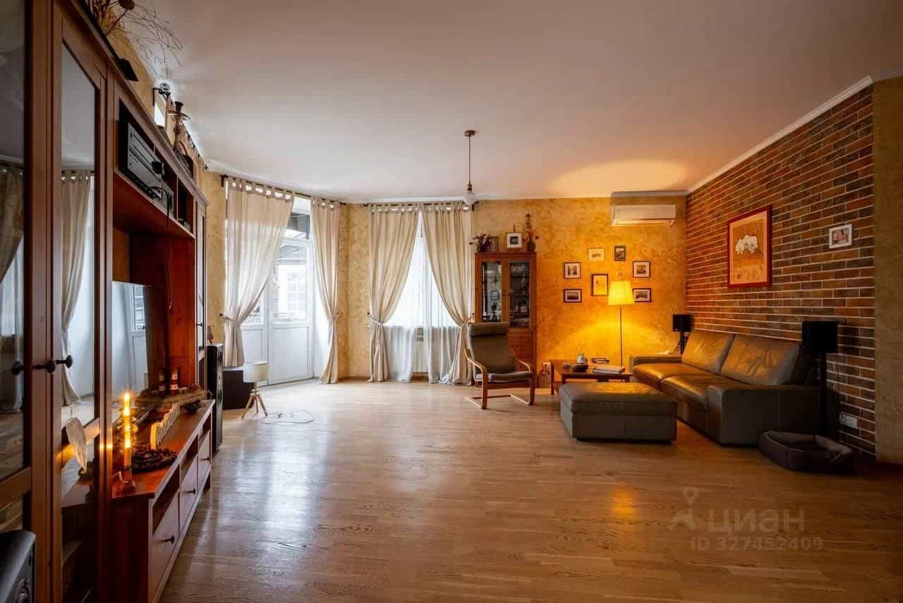 Россия, Астрахань, улица Красная Набережная, 39/1, фото 4