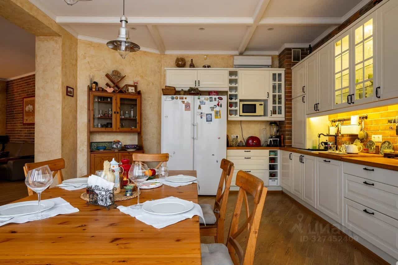 Россия, Астрахань, улица Красная Набережная, 39/1, фото 11