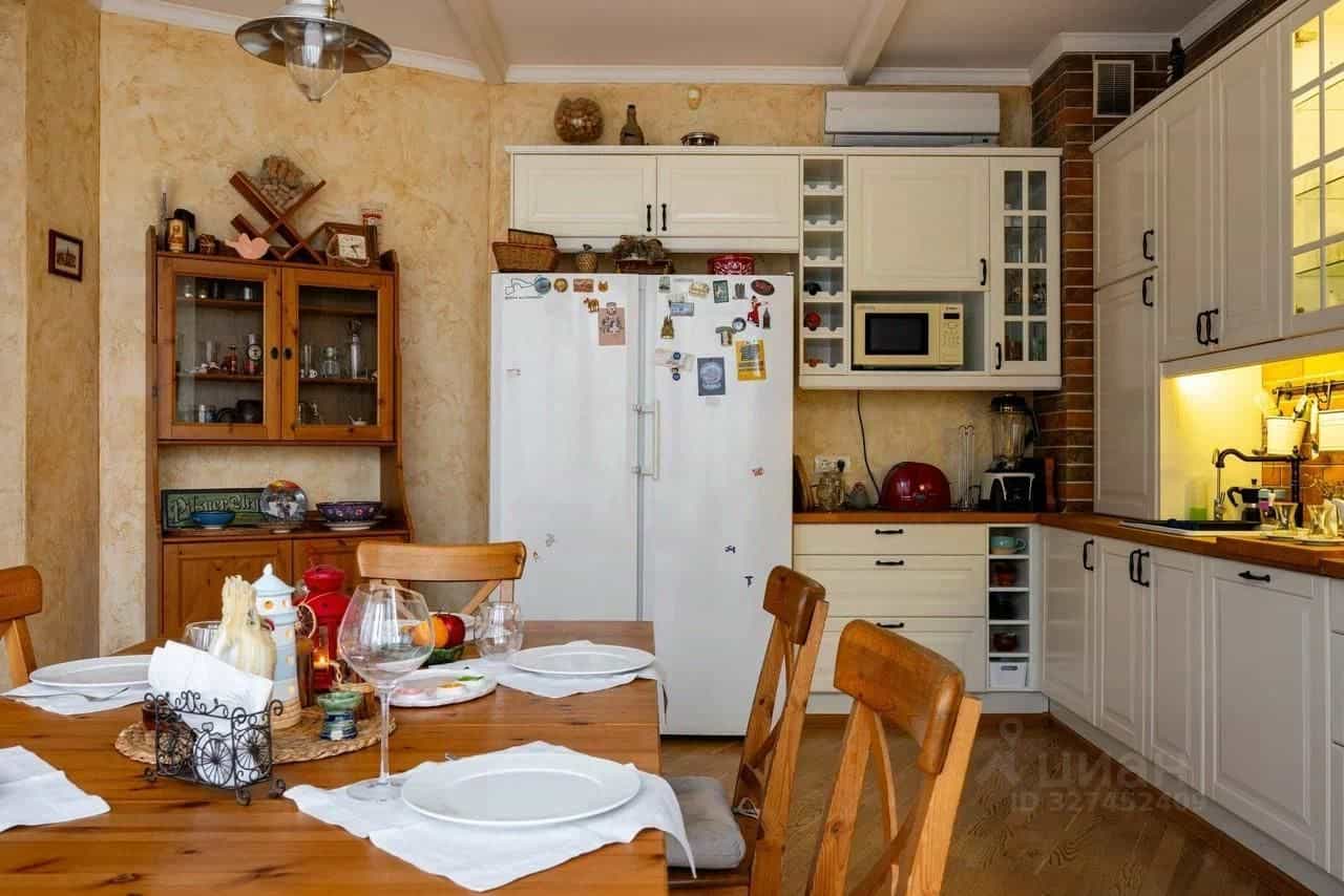 Россия, Астрахань, улица Красная Набережная, 39/1, фото 12