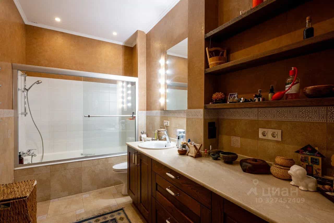 Россия, Астрахань, улица Красная Набережная, 39/1, фото 21