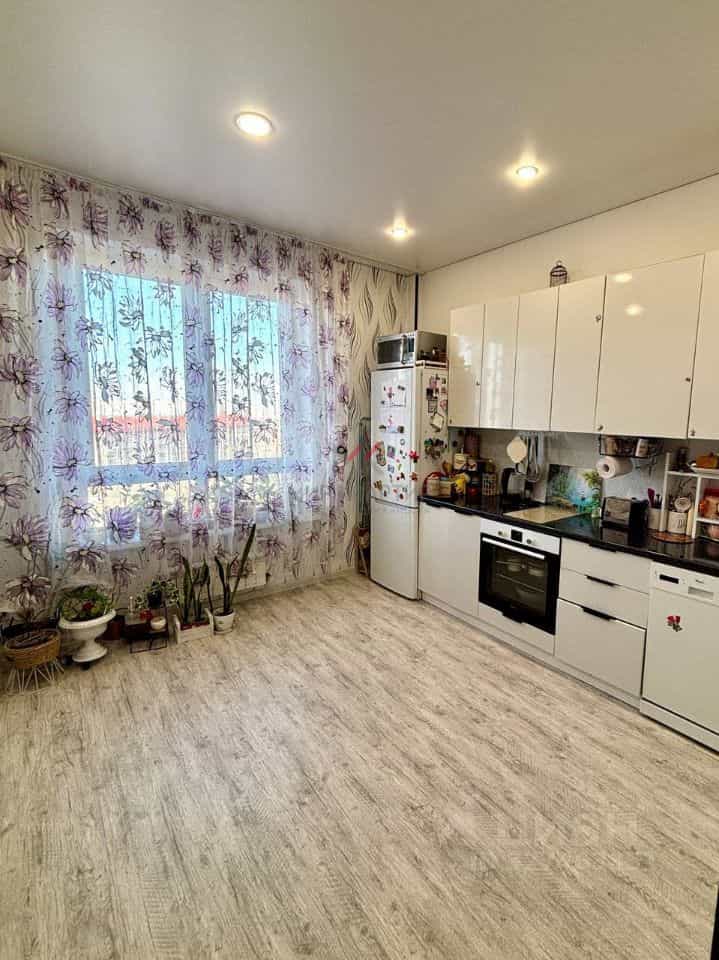 Россия, Республика Хакасия, Абакан, улица Комарова, 7Б, фото 2