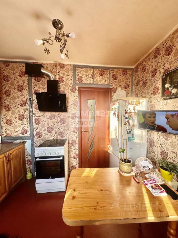 Россия, Ямало-Ненецкий автономный округ, Ноябрьск, проспект Мира, 6, фото 3