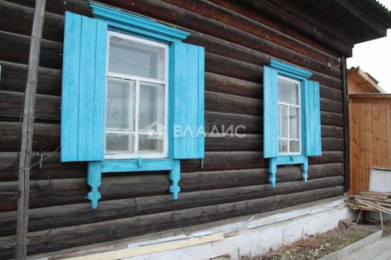 Россия, Республика Бурятия, Баргузинский район, посёлок городского типа Усть-Баргузин, Производственная улица, 8