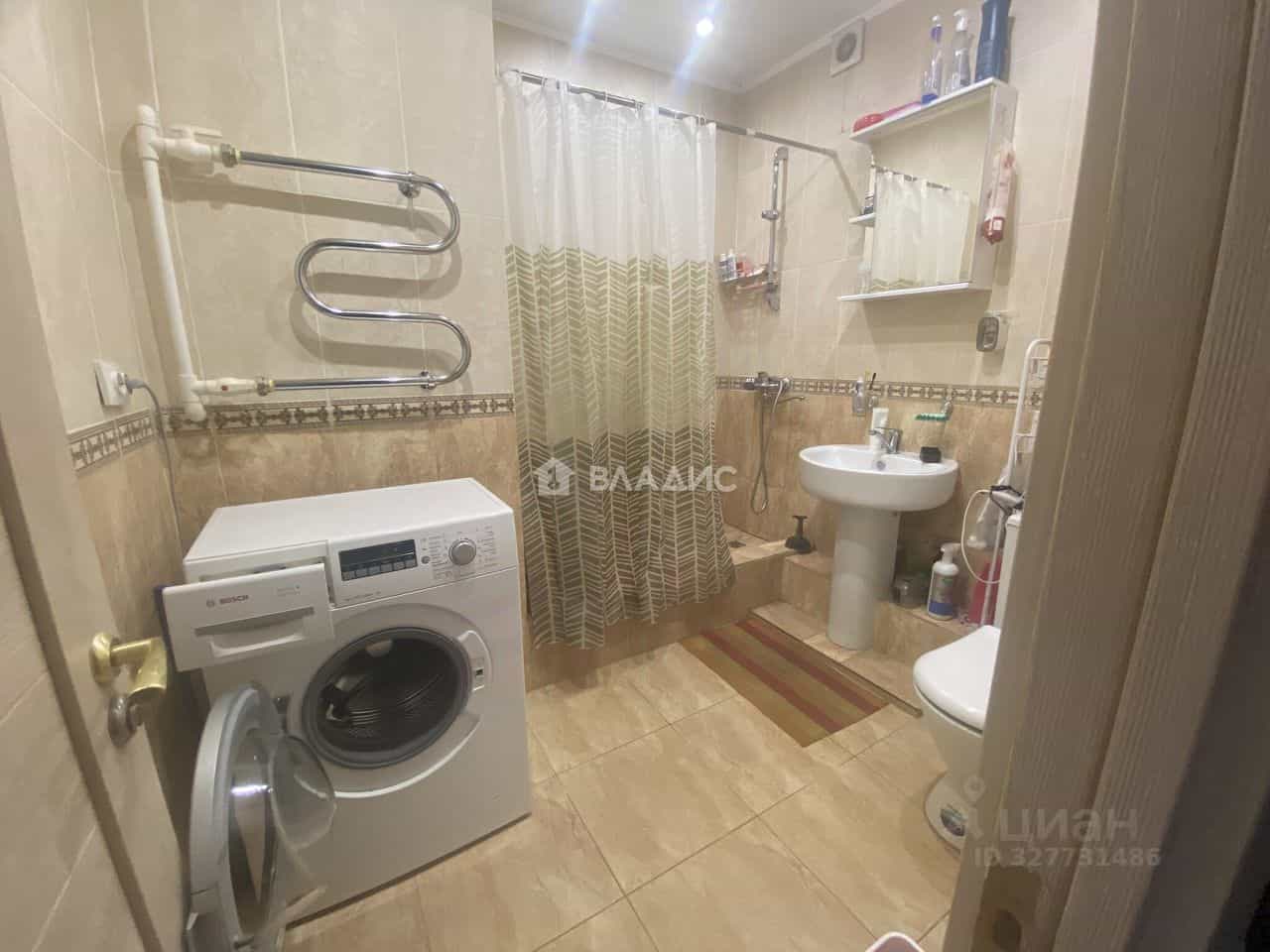 Россия, Республика Бурятия, Улан-Удэ, улица Хахалова, 5, фото 8