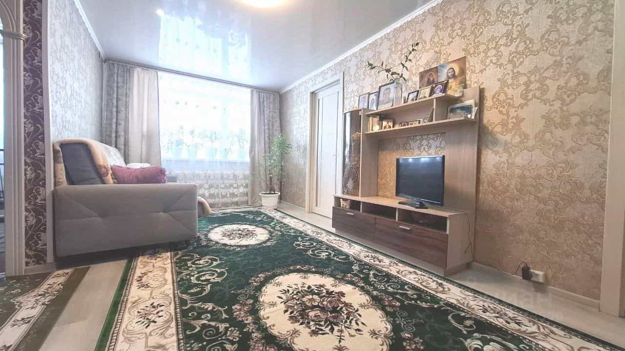 Россия, посёлок городского типа Сокол, улица Гагарина, 6