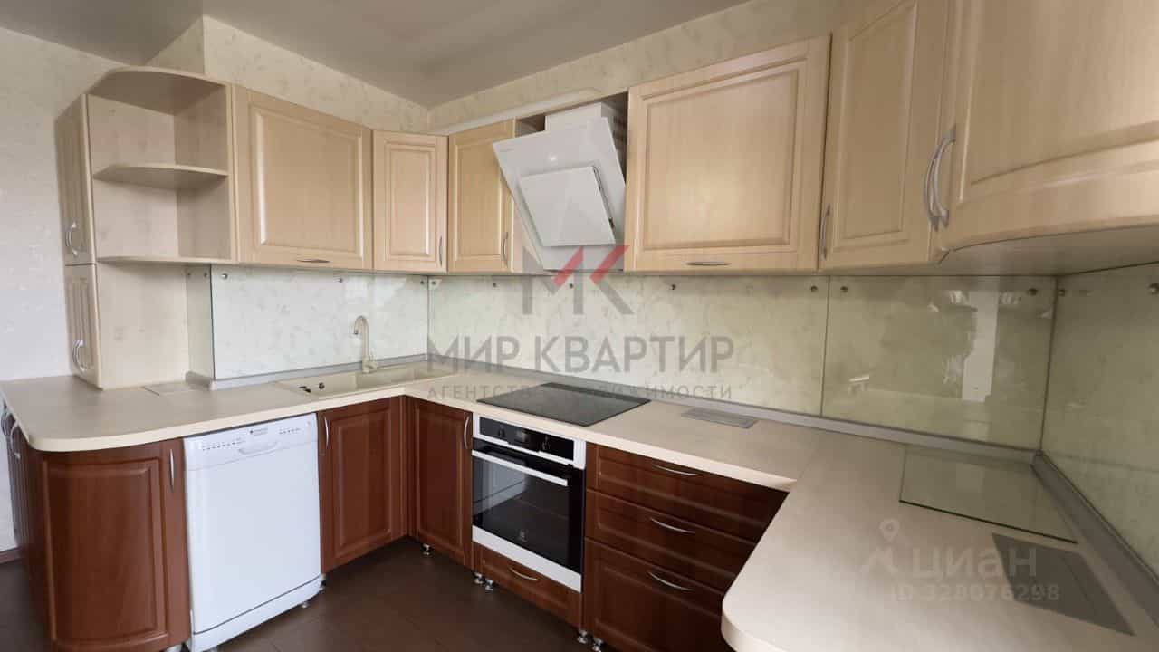 Россия, Республика Хакасия, Абакан, улица Лермонтова, 18, фото 3