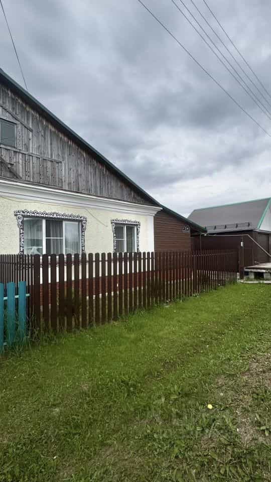 Россия, Кировская область, Яранский район, Шкаланское сельское поселение, село Каракша, улица Черепанова, 6