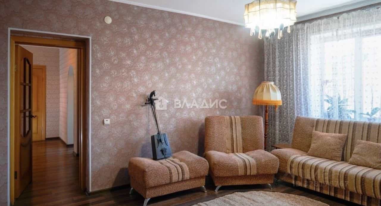 Россия, Республика Бурятия, Улан-Удэ, 111-й микрорайон, 13А, фото 3