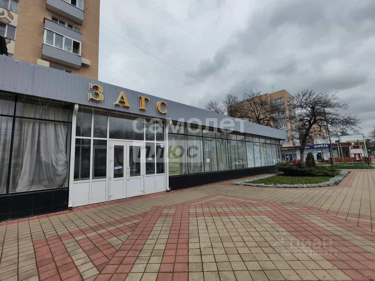 Россия, Республика Адыгея (Адыгея), Майкоп, улица Ленина, 37, фото 2