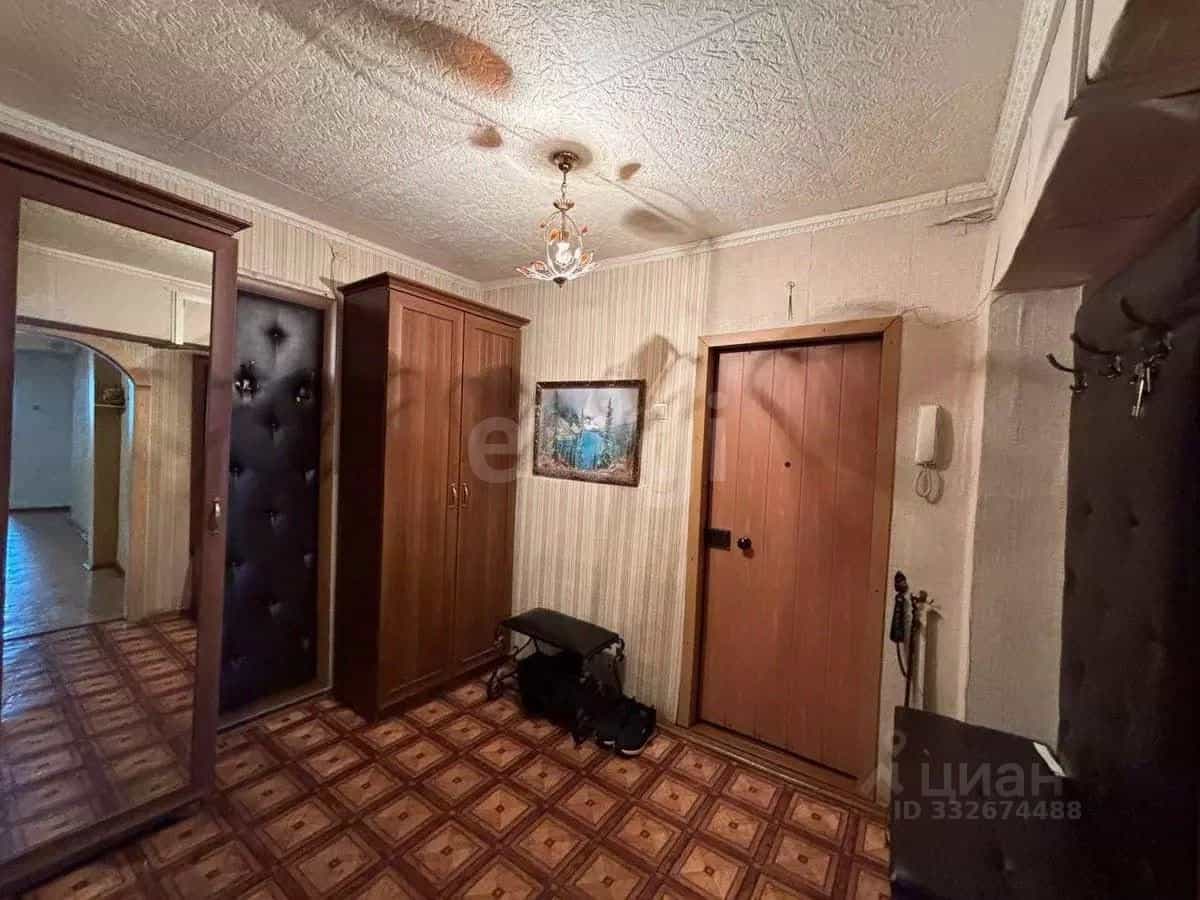 Россия, Тюмень, улица Молодогвардейцев, 81, фото 11