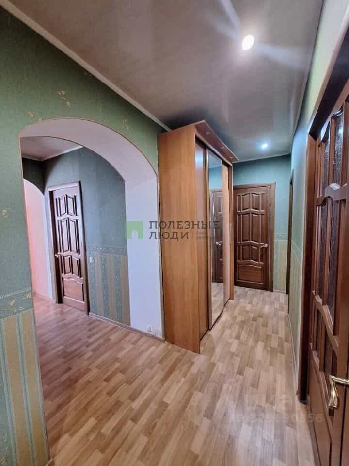 Россия, Орёл, площадь Поликарпова, 10
