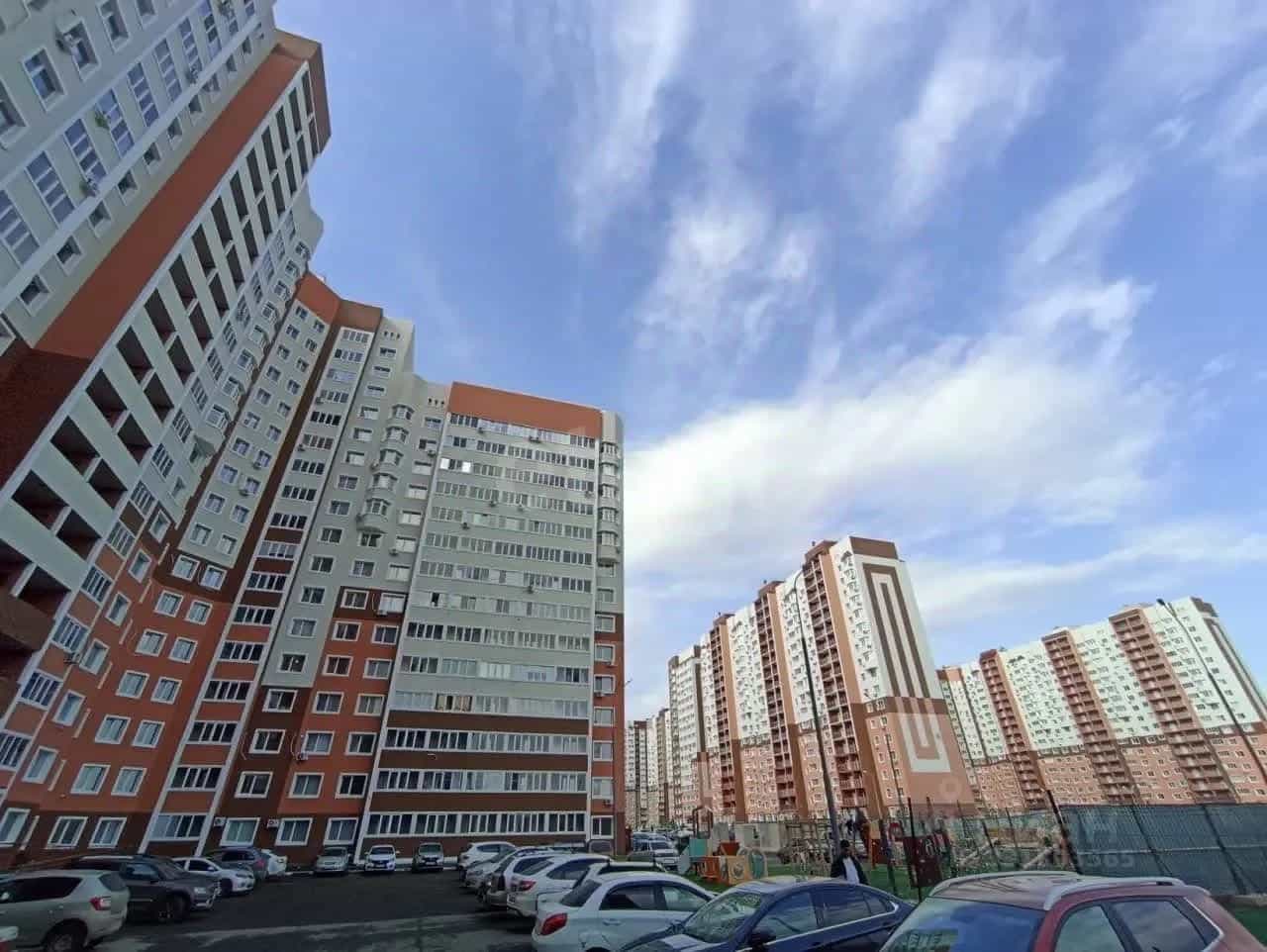 Россия, Оренбург, улица Фронтовиков, 10/4