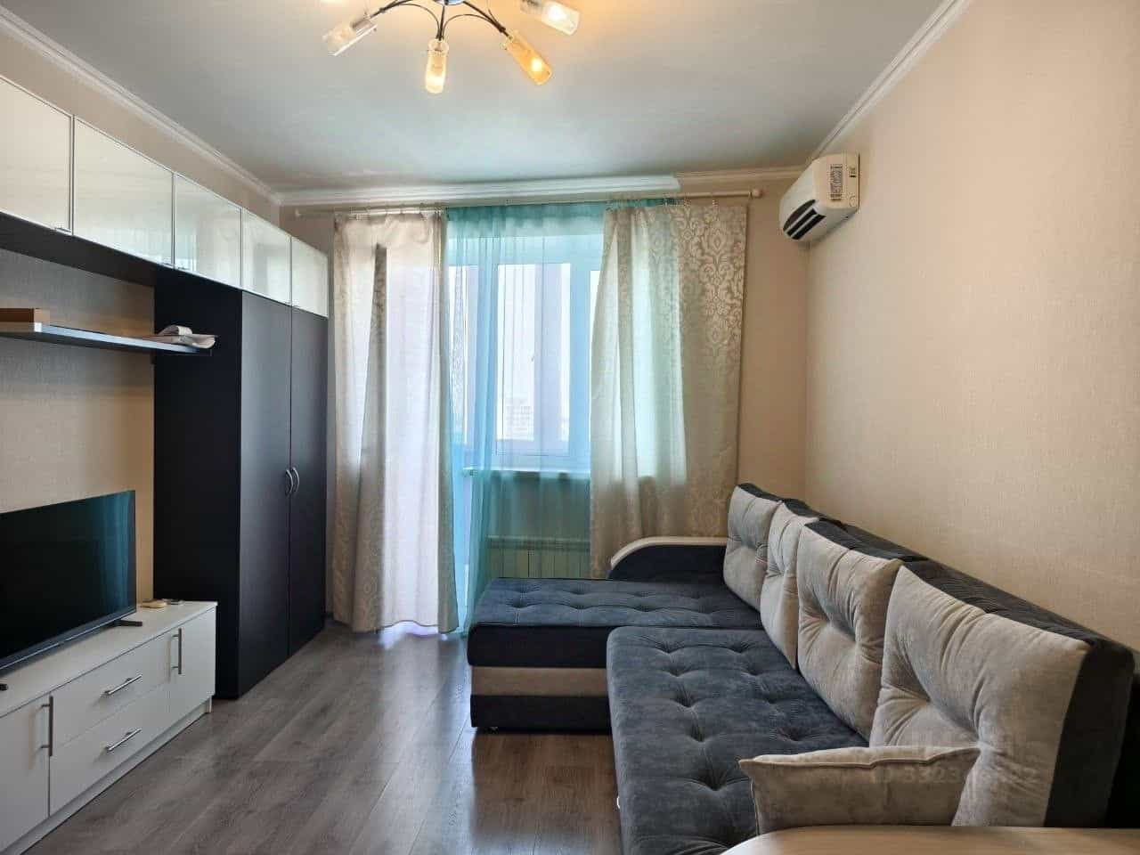 Россия, Республика Татарстан (Татарстан), Казань, улица Габдуллы Кариева, 8, фото 2