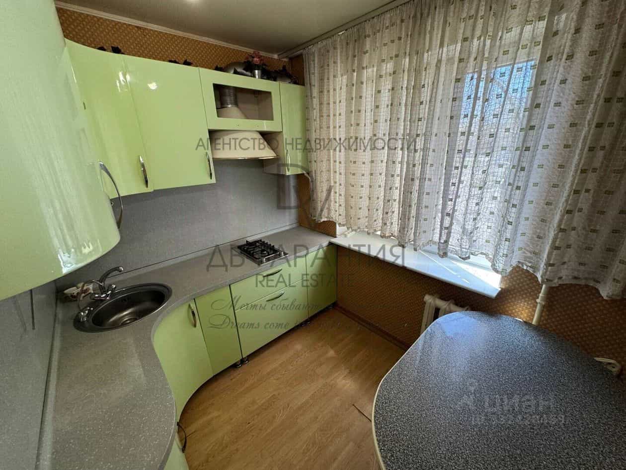 Россия, Хабаровский край, Комсомольск-на-Амуре, Октябрьский проспект, 40