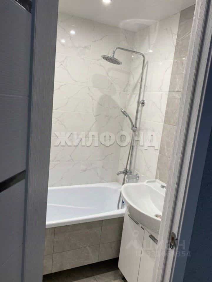 Россия, Томск, Ленинский район, микрорайон Каштак, улица Ференца Мюнниха, 38, фото 9