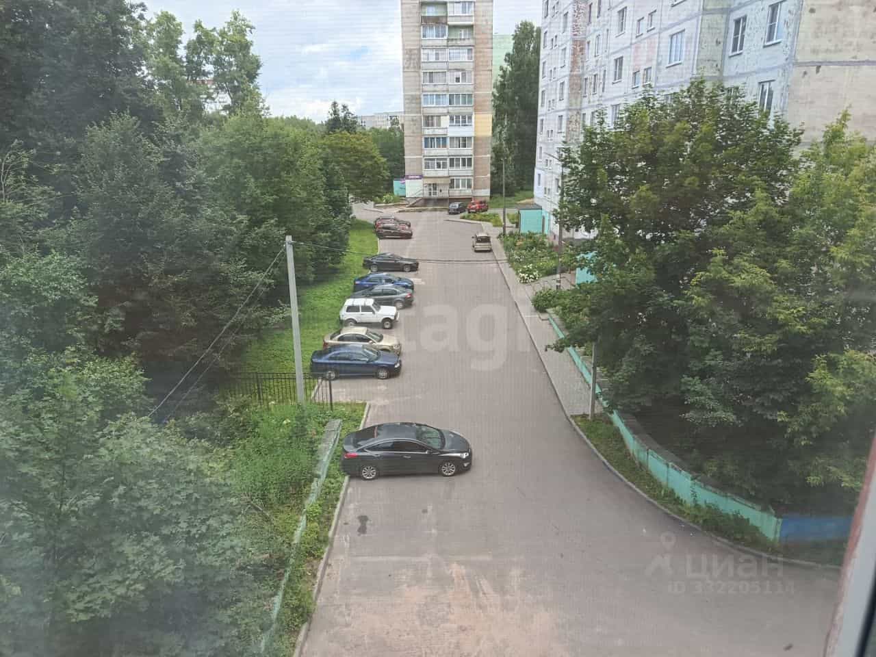 Россия, Смоленская область, Ярцево, проспект Металлургов, 37