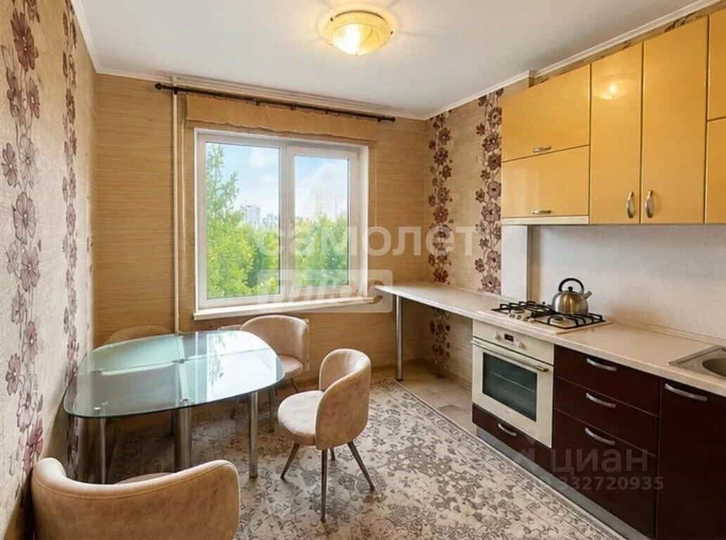 Россия, Омск, улица Лукашевича, 12