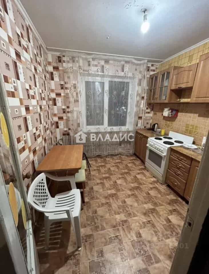 Россия, Белгородская область, Старый Оскол, микрорайон Ольминского, 1, фото 2