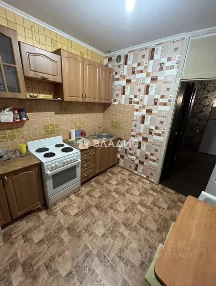 Россия, Белгородская область, Старый Оскол, микрорайон Ольминского, 1, фото 3