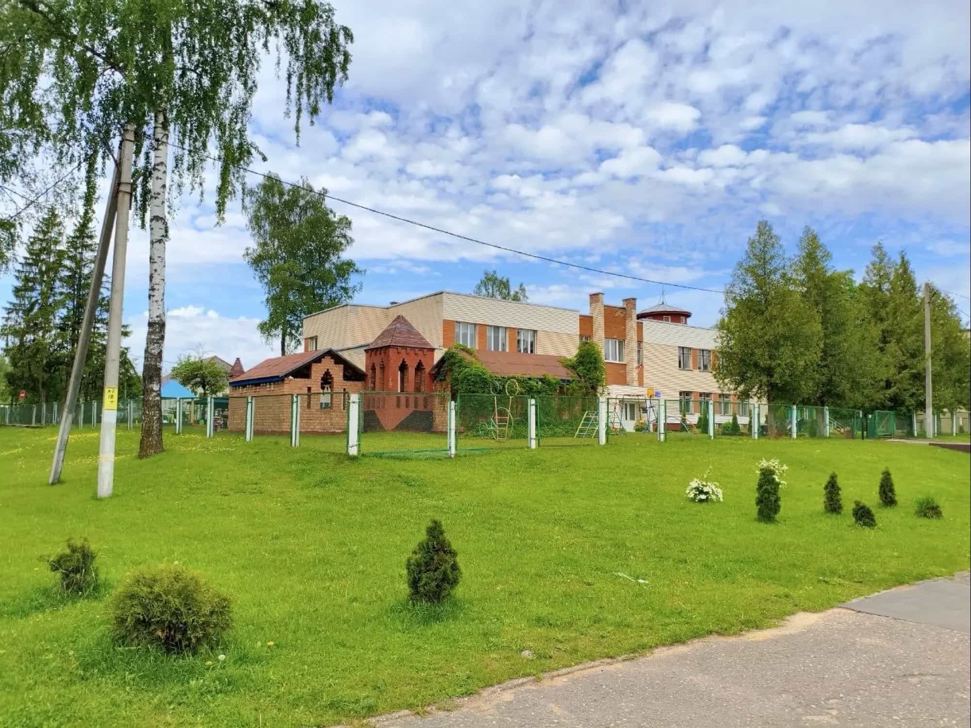 Беларусь, Минская область, Вилейка, улица 1 Мая, 32, фото 8