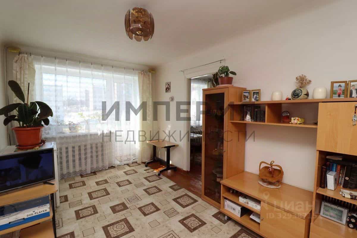 Россия, посёлок городского типа Сокол, улица Гагарина, 5