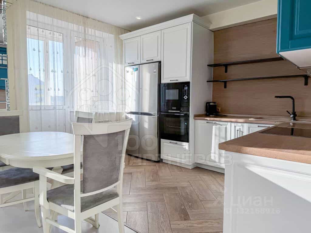 Россия, Иркутск, улица Поленова, 33/3