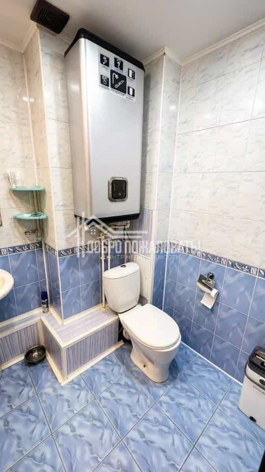 Россия, Республика Хакасия, Черногорск, улица Калинина, 6, фото 10